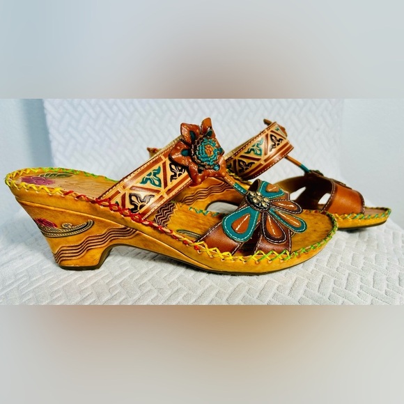 Elite by Corkys Jamaica Multi Floral Tooled Leather Wedge Sandals size 10 - Picture 3 of 7